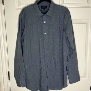 Banana Republic Men's gray button down Shirt. XL